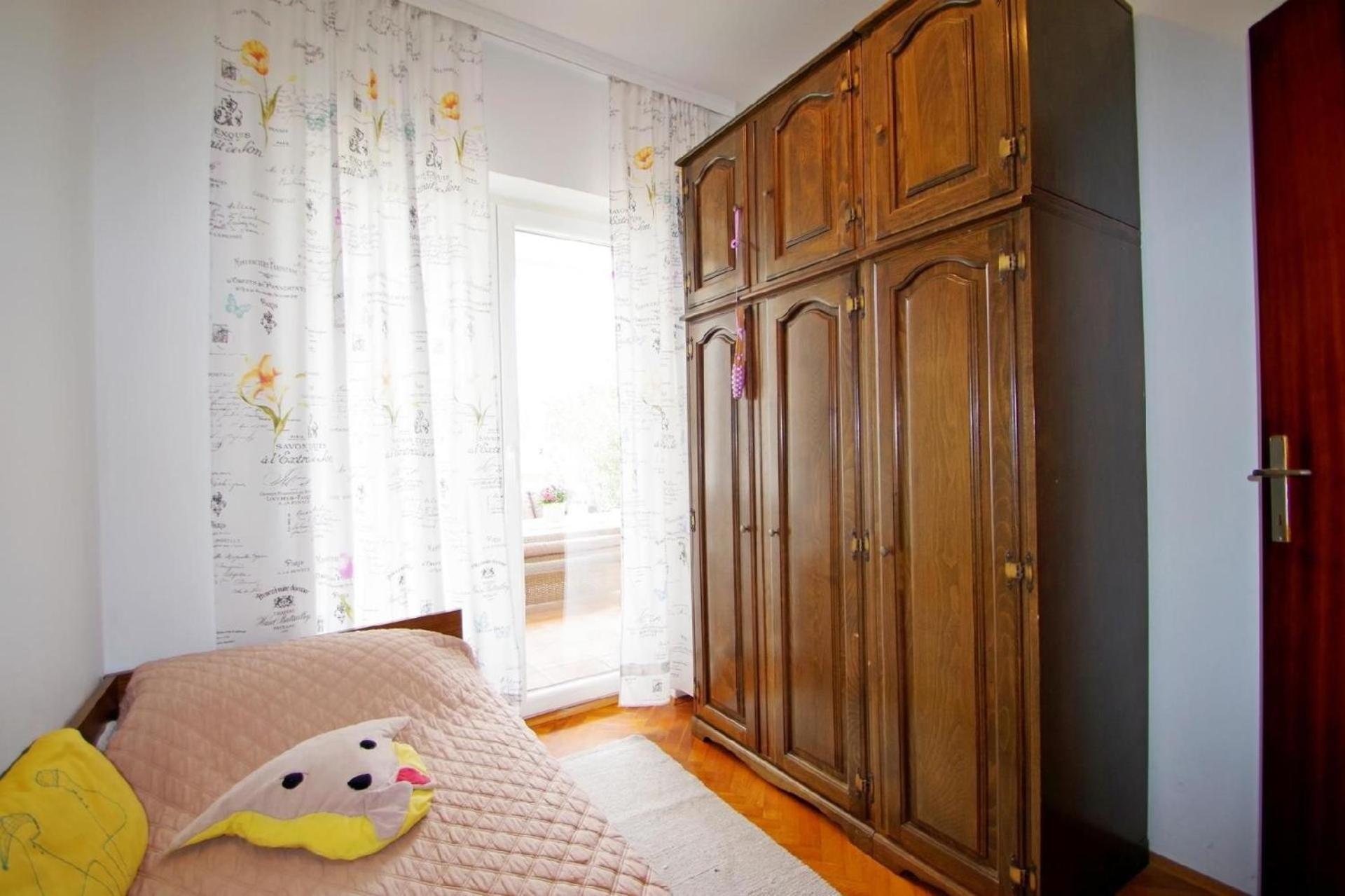 Apartment Geraeumige In Mit Gemeinsamem Garten
