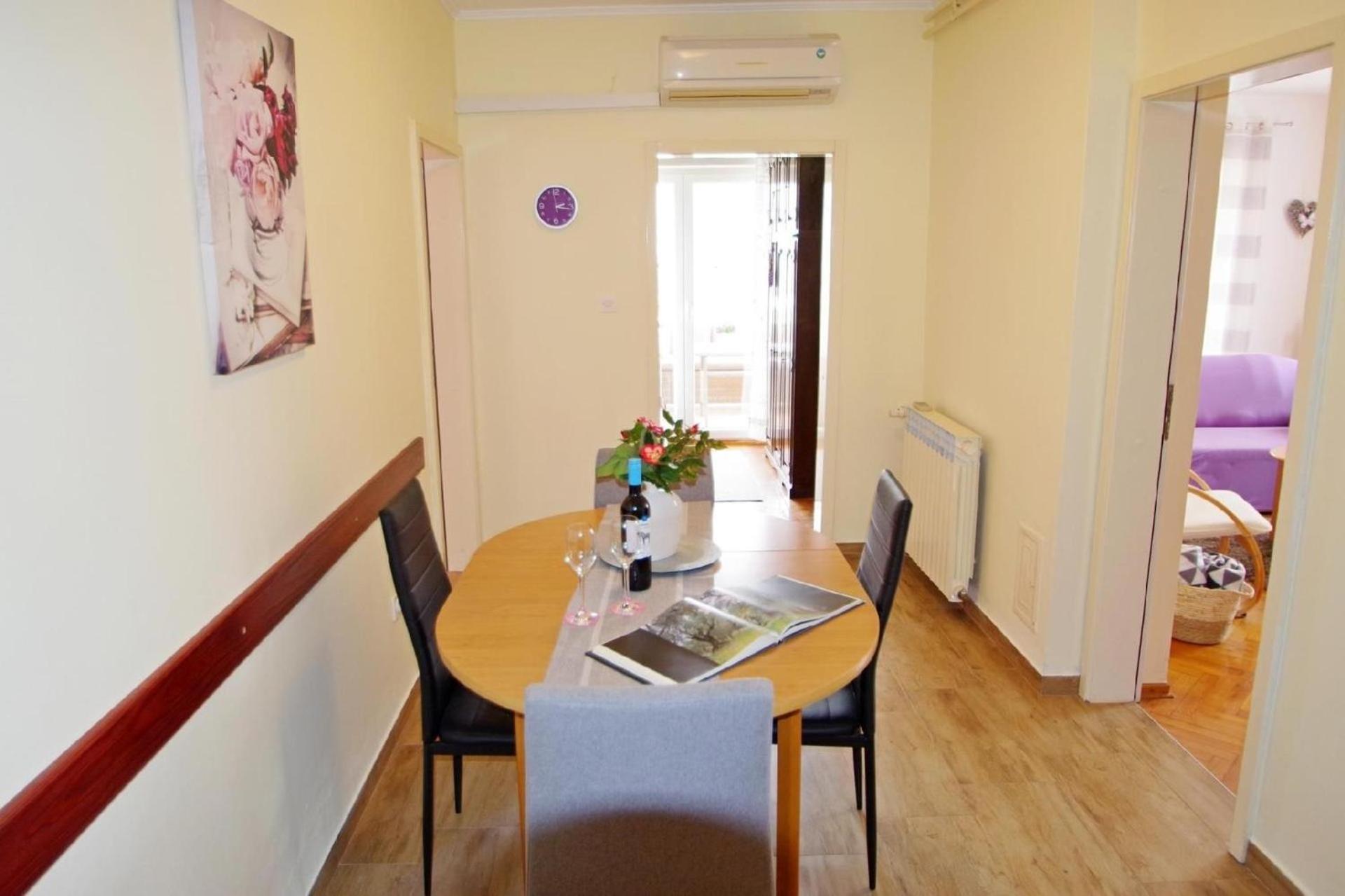 Apartman Geraeumige In Mit Gemeinsamem Garten
